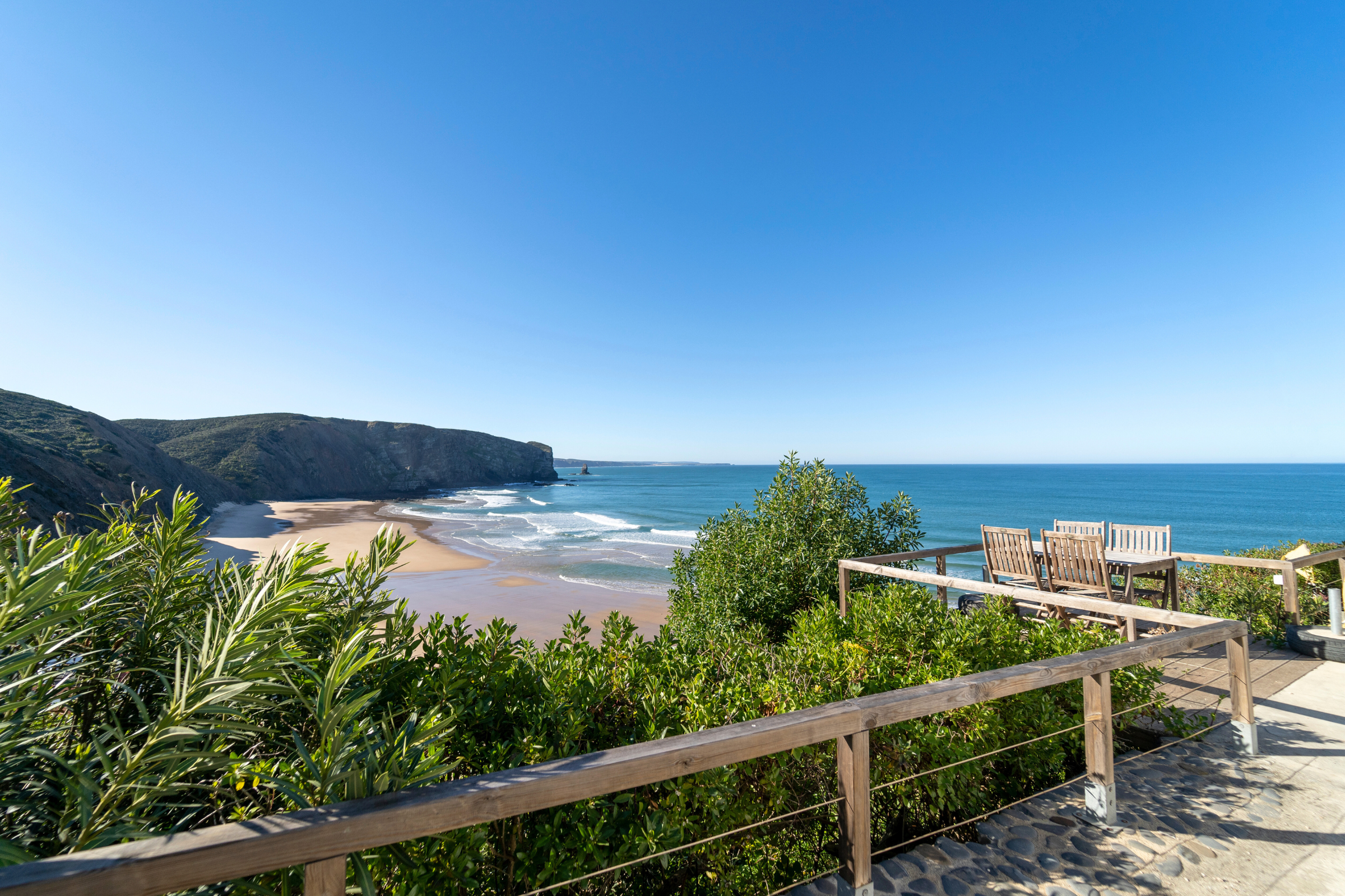 01_Arrifana_Beach[1].webp